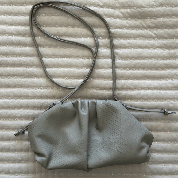 Banana Republic Soft Pouch Crossbody Bag Clutch in Grey Snake - Picture 2 of 10